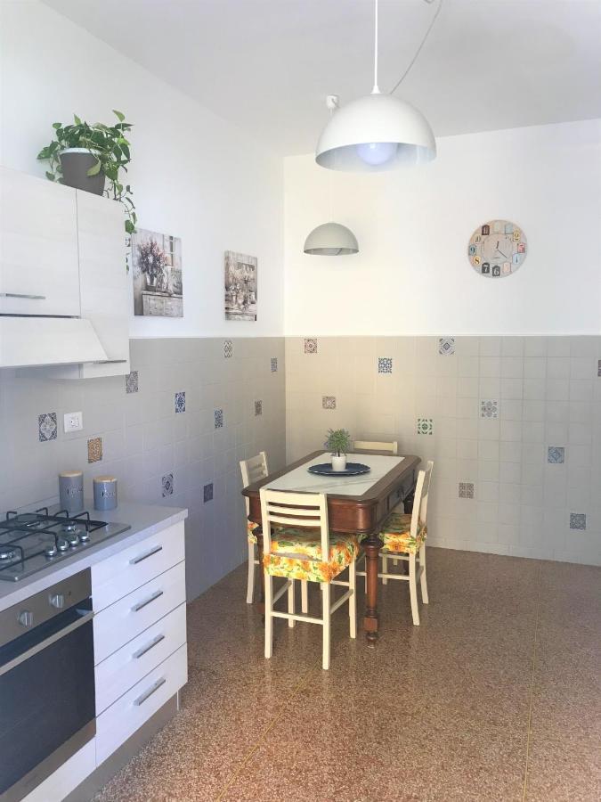 Ines'S Home Genoa Bagian luar foto